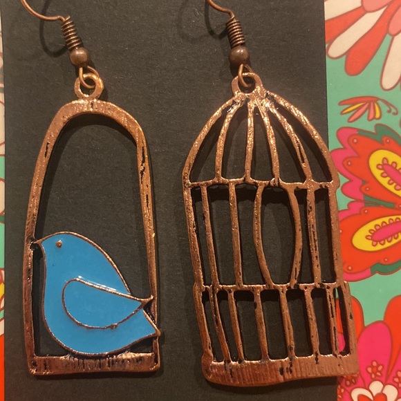 Bird and cage earrings - Picture 3 of 3